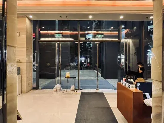 Нинбо: Yinyi Global Center, Rixin Street 95#, Haishu District, Ningbo, Zhejiang, China