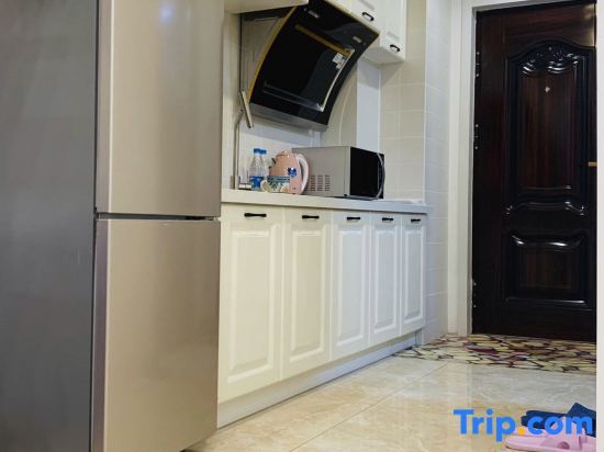 Хулудао: Huludao 1314 Light Luxury Homestay