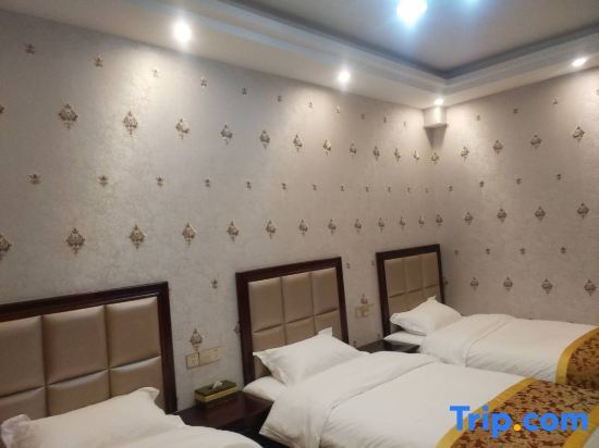 Чунцин: Zhuo Shui  Yi Ju Inn
