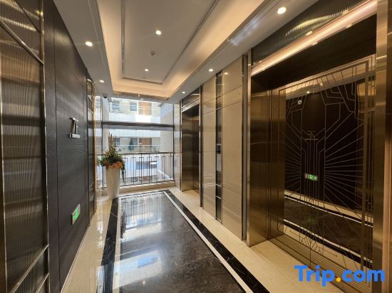 Шанхай: Hongqiao Aegean LOFT Apartment