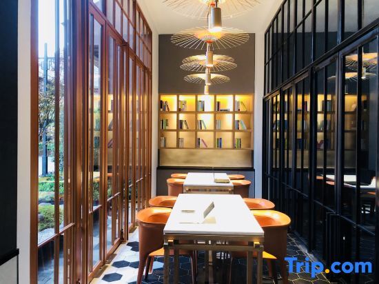 Куньмин: Z Hotel (Kunming Dianchi Shenghuo Meixue)