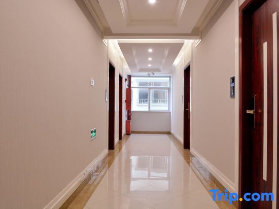 Нинджи: Zhai Rong Jingding Rong Business Hotel
