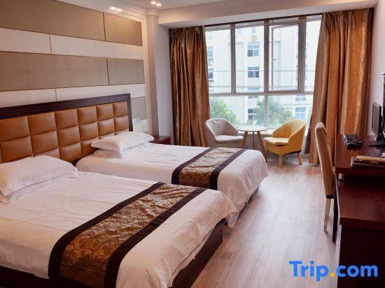 Нинджи: Zhai Rong Jingding Rong Business Hotel