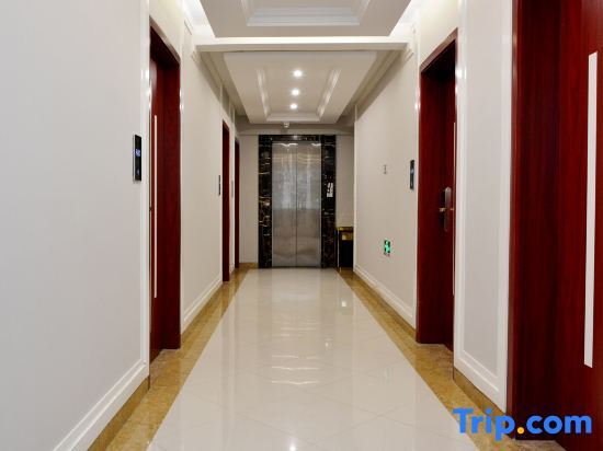 Нинджи: Zhai Rong Jingding Rong Business Hotel