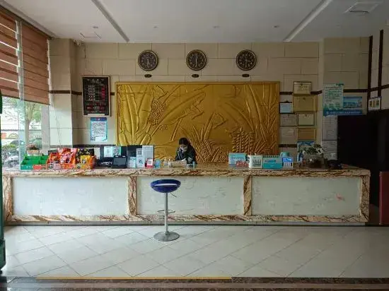 Йингген: Qiongzhong Senquan Hotel