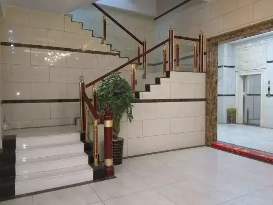 Йингген: Qiongzhong Senquan Hotel