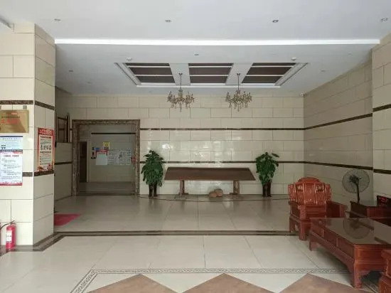 Йингген: Qiongzhong Senquan Hotel