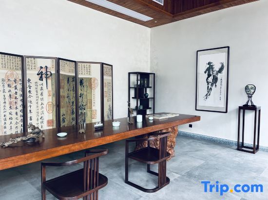 Сянси: Phoenix Xueqingji Humanity Banshan Homestay (Phoenix Ancient City Branch)