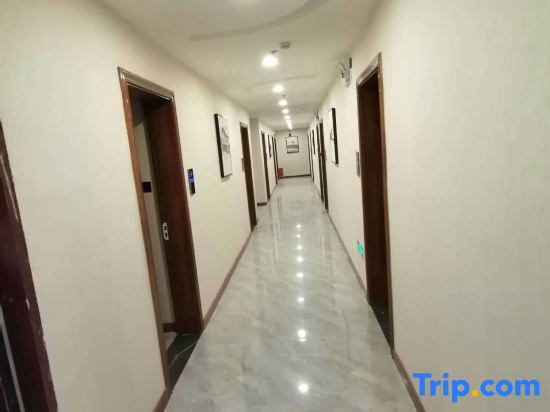 Наньчан: Jingyue Select Hotel (Anyi Nanchang Vocational University Branch)