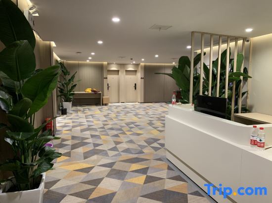 Мяньчжу: Mianzhu Jifeng Hotel