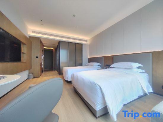 Хуанган: Grand Skylight Hotel Huangmei