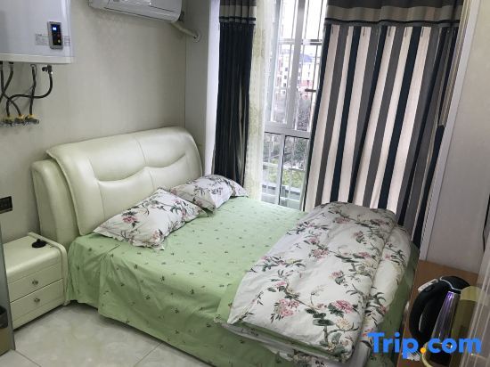 Бенгбу: Bengbu Flower Theme Apartment