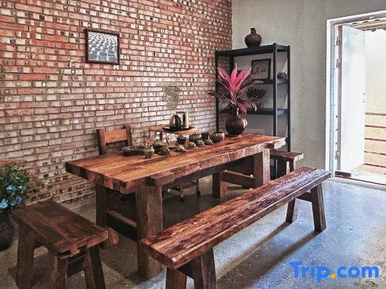 Цзяньшуй: You Tao Qi • Purple Pottery Master • Artist • Sculptor Serene Homestay Courtyard Artistic Stay