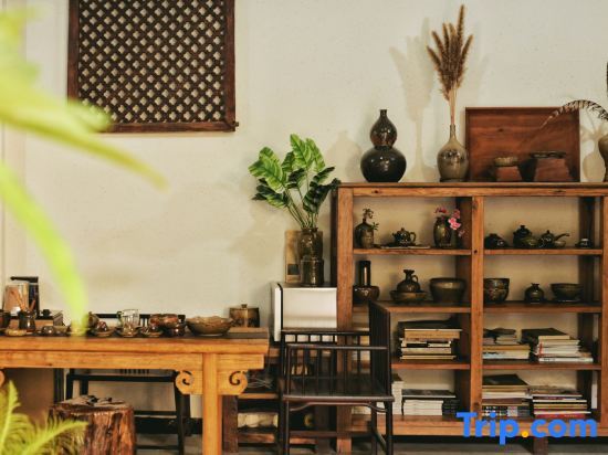 Цзяньшуй: You Tao Qi • Purple Pottery Master • Artist • Sculptor Serene Homestay Courtyard Artistic Stay
