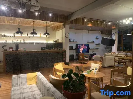 Longsheng: Longji Terrace Husi Nianyue Homestay (Jiulong Wuhu View Spot Shop)