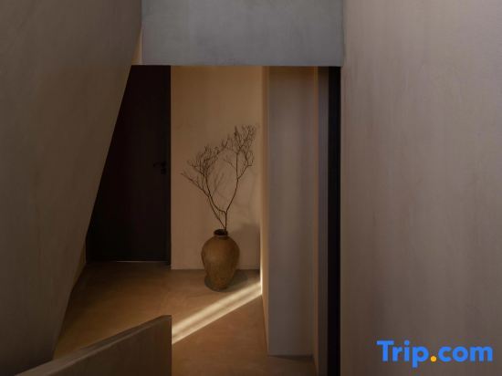 Юйси: Cliff • Sea View | Elephant Study • Black Truffle Design Vacation Stay