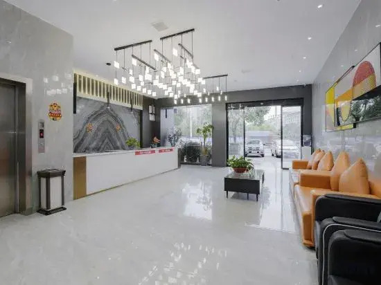 Хуайхуа: Huaihua Golden Hotel