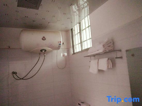 Санду: Sandu Laker Hotel