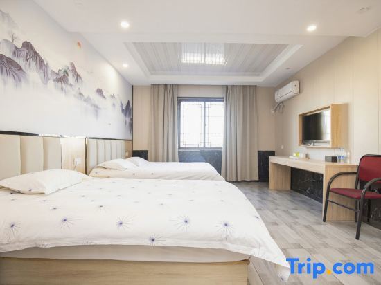 Чаоху: Qingmu Hotel (Hexian Xiaoshikouzhen Huai Commercial Street)