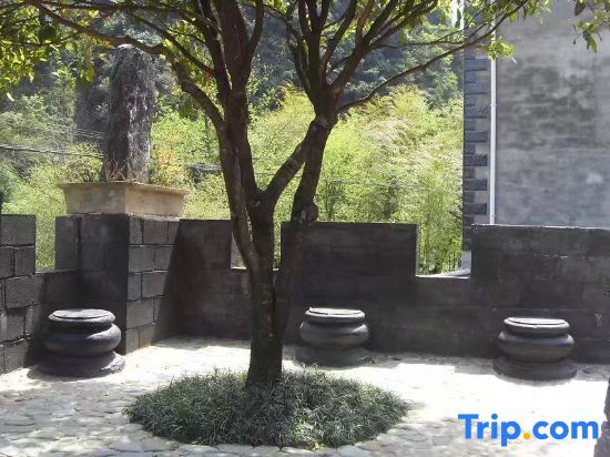 Shuimoting Xibiancheng Inn — фото 1