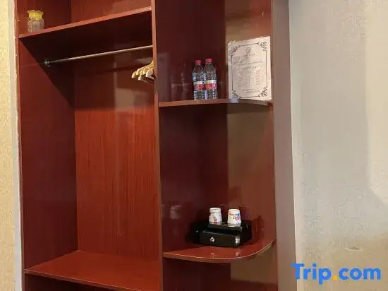 Саньхай: Lingshan Hengfeng Business Hotel Lingshan bus terminal branch