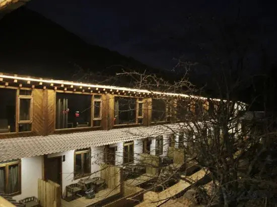 Дечен: Kim'S Youth Hostel