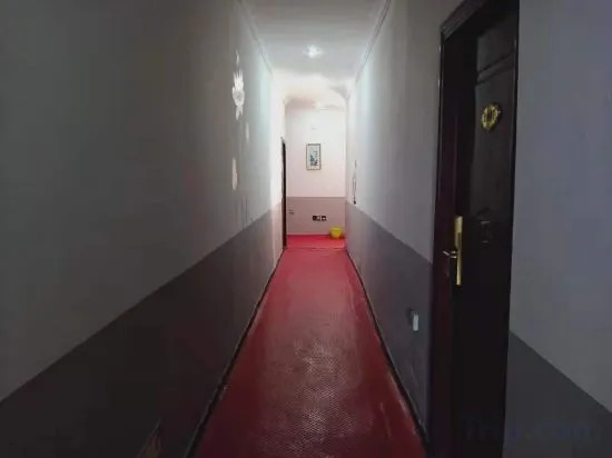 Хуайхуа: Lipu Yihua Hotel