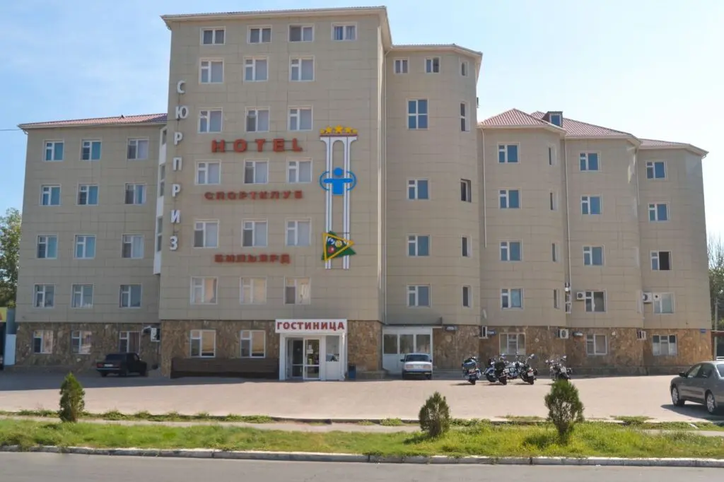 Астрахань: Гостиница Сюрприз на Космонавтов