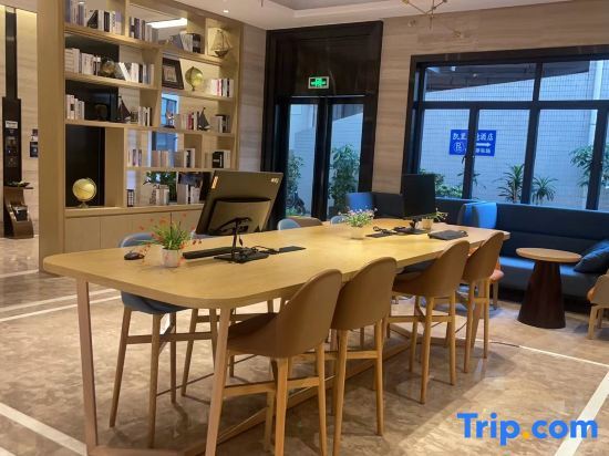 Дунгуань: Kyriad Marvelous Hotel （Dongguan Dalang Textiles Exhibition Center）