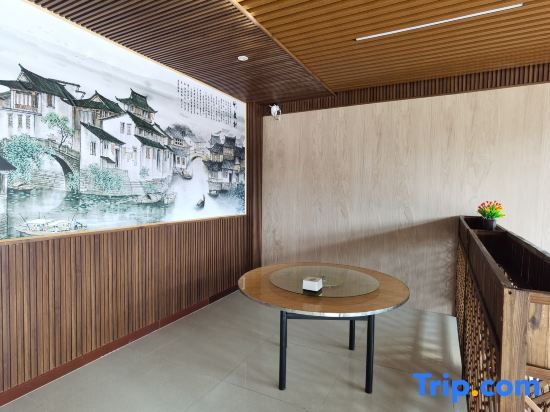 Линьи: Jufuquan Hotel, Junan County (Zhuquan Tourism Resort)