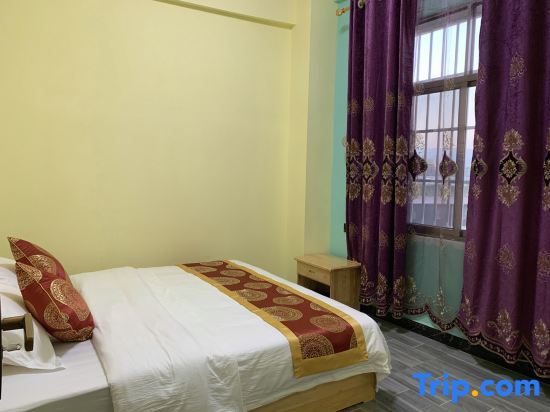 Дэхун: Ruili Zhuyunxuan Apartment