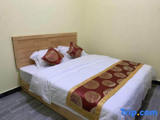 Дэхун: Ruili Zhuyunxuan Apartment
