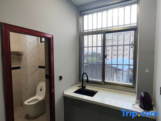 Дэхун: Ruili Zhuyunxuan Apartment