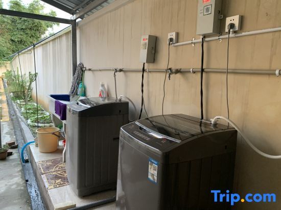 Дэхун: Ruili Zhuyunxuan Apartment