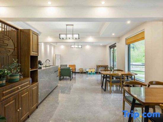 Хучжоу: Jixi Xiaoyuan Homestay (Anji Longwangshan Drifting Store)