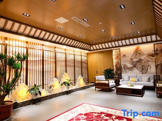 Quanpan Yaju Hotel (Qiannan Zhisheng Tangquan Building 5) — фото 1
