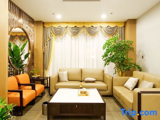 Линьи: Quanpan Yaju Hotel (Qiannan Zhisheng Tangquan Building 5)