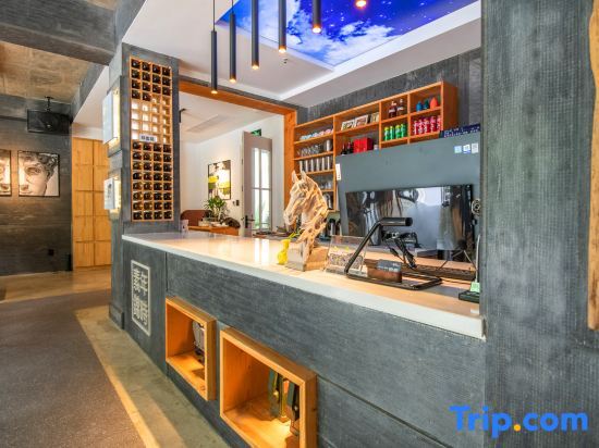 Хучжоу: One Bay Monthly Residence