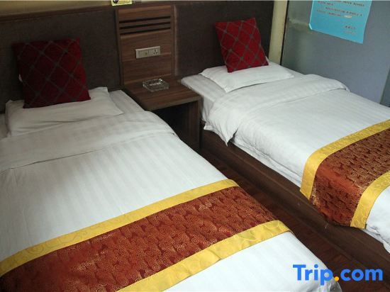 Урумчи: Urumqi Fuyuan Express Hotel (Midong Lao'aijia Supermarket)