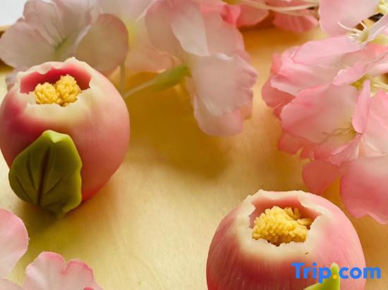 Кюнес: Nalati Shuimu Shangshan Jingyue Yuntang Meisu.