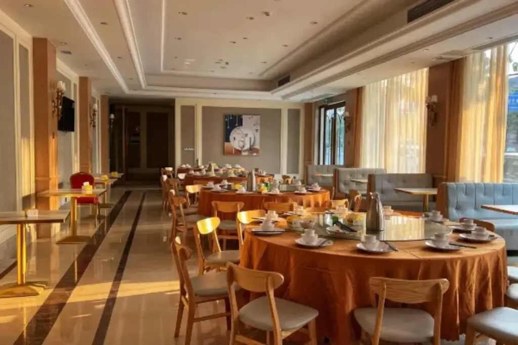 Дунгуань: Vienna Hotel (Dongguan Wangniudun Wanghong Hub City)