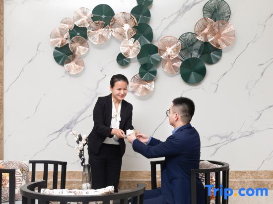 Цзяюйгуань: Far East Hualun Hotel (Jiayuguan Branch)