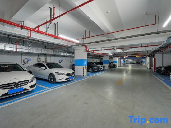 Нинбо: Dingdong Loft Hotel Apartment