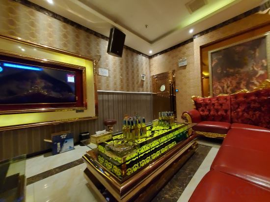 Дали: Nujiang Holiday Hotel