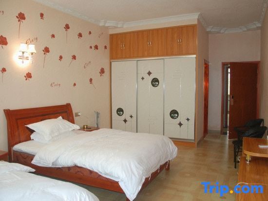 Лоуди: Xinhua Jinhui Apartment