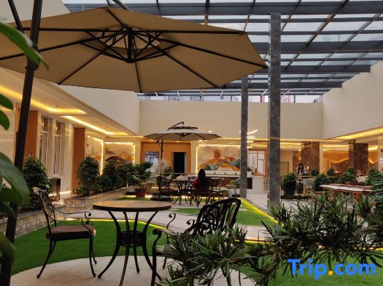 Линьцан: Ruishang Yuejing Hotel