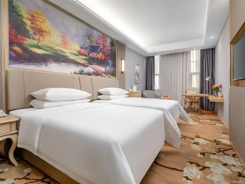 Дунгуань: Vienna International Hotel (Dongguan Shipai Ecological Park)