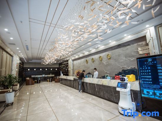 Динси: Dingxi Longwan Peninsula International Hotel