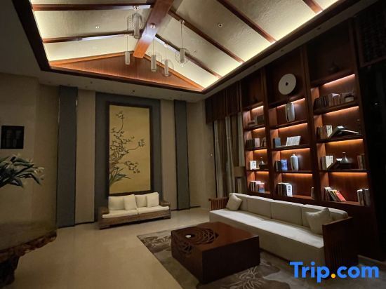 Санья: Sanya Haitang Time Holiday Meisu (Yate Duty Free City Shop)
