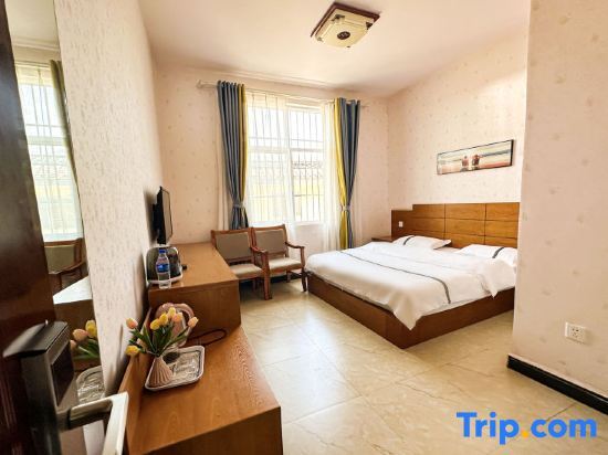 Дали: Huaxin Hotel
